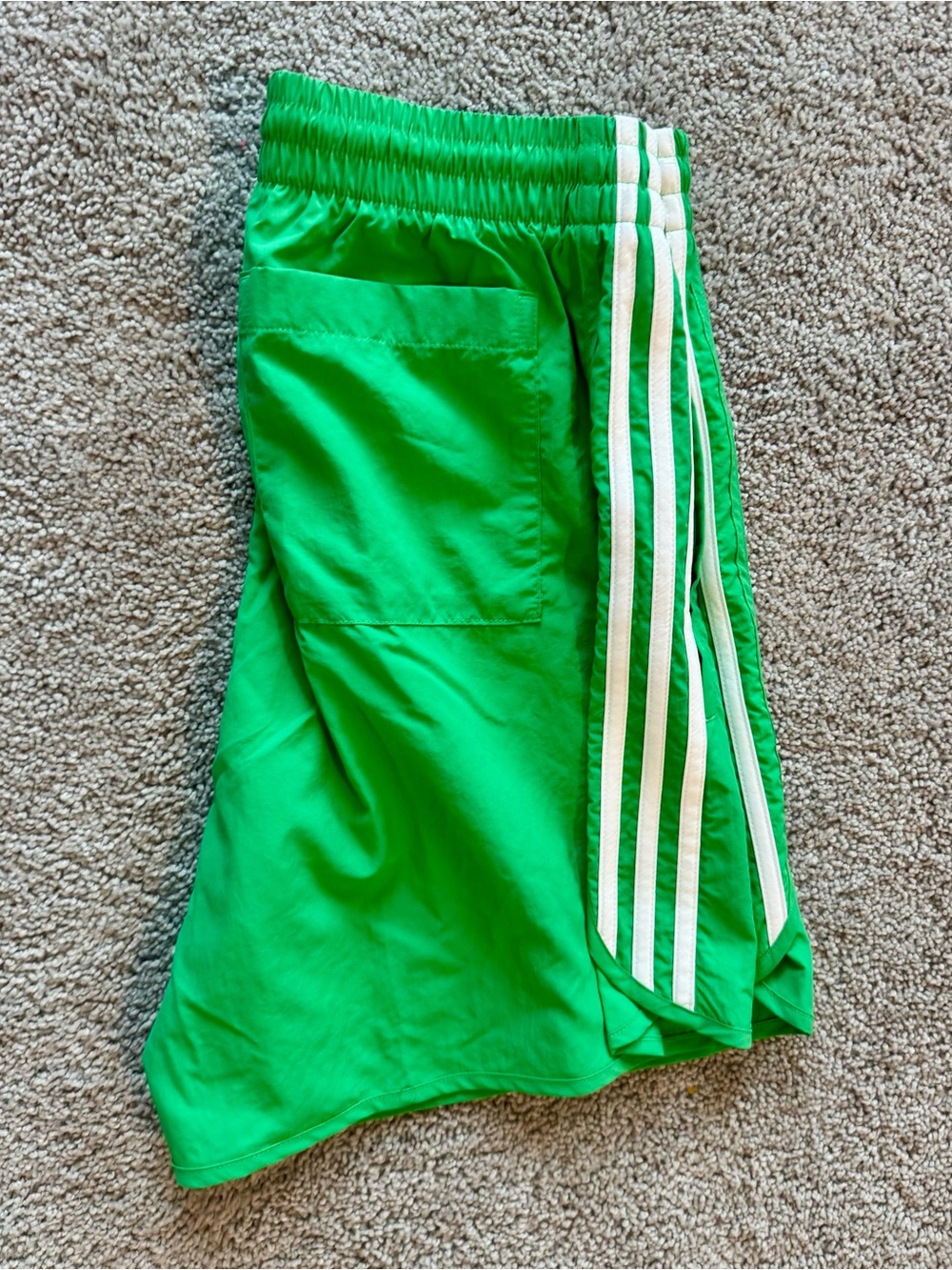 Adidas Originals Men’s MED Sprinter Shorts Energy Green. 5in Inseam. KA5060. NWT - Picture 2 of 4